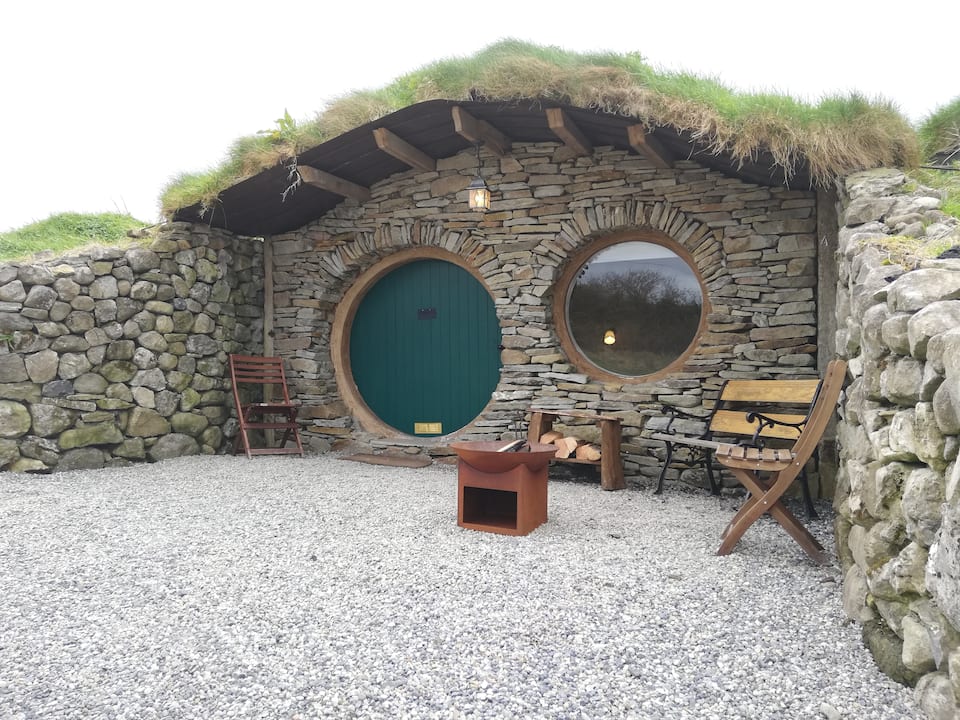 Hobbit Homes to Stay in Ireland