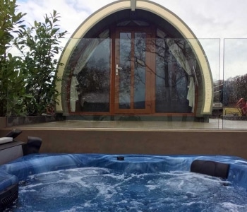 Unusual Hot Tubs for Lovers and Friends